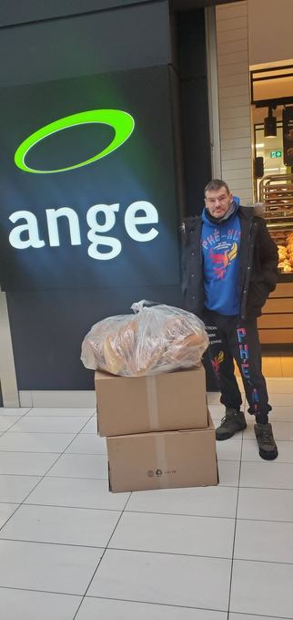 Collecte de pain invendu chez un commerçant partenaire
